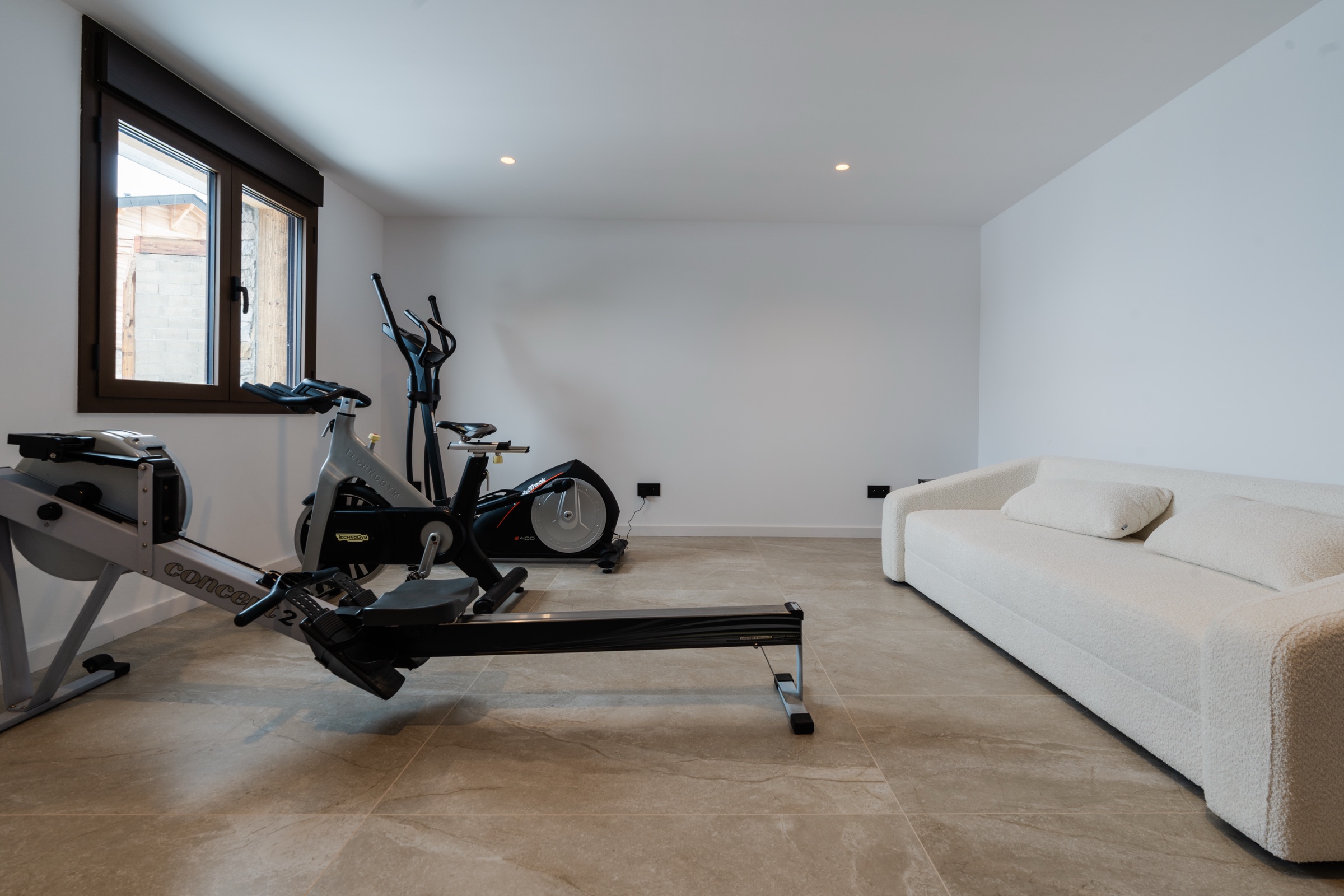 Salle de sport privée équipée